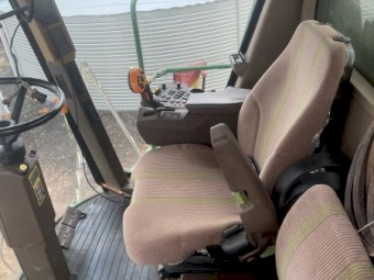 2005 John Deere 9760STS Header