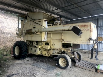 New Holland 1545 header