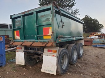 Tri Axle Pig Trailer