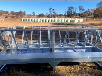 (A156)  1 x Double Tray Feeder