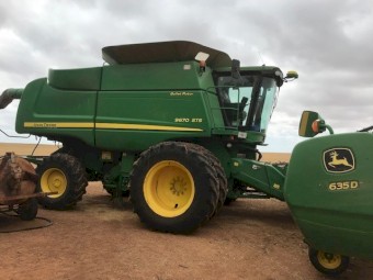 2011 John Deere 9670 Header with 35ft John Deere Front 