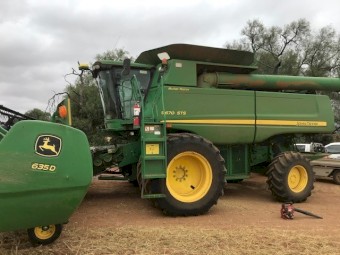 2011 John Deere 9670 Header with 35ft John Deere Front 