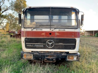 1977 Mercedes Benz 2224 V series bogie drive farm tipper. (No Go) ONO.