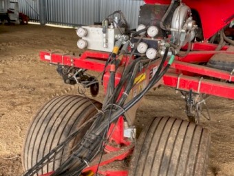 2020 Seedhawk 30 Series 8m Air Seeder