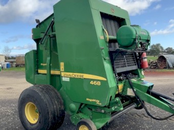 2011 John Deere 468 Round Baler