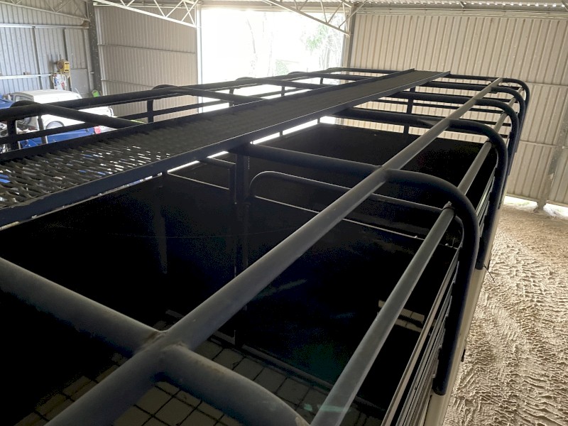 2001 Topstart 40ft Tri-Axle Trailer & Crate