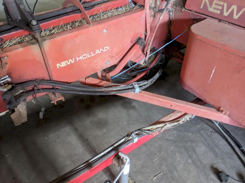 New Holland 275 Baler