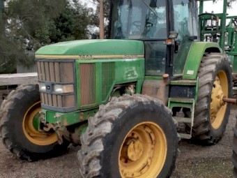 John Deere 7600 tractor