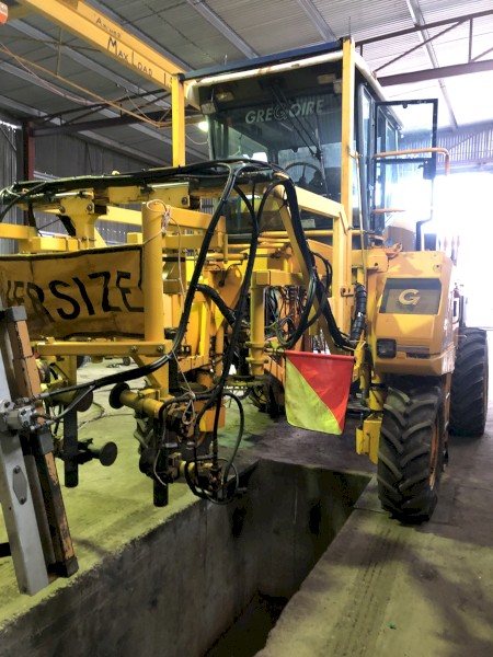 2000 model Gregoire G120 with Pruner