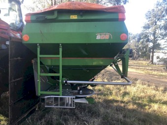 Amazone 2011 3pl  spreader