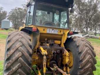John Deere/Chamberlain 3880 Tractor