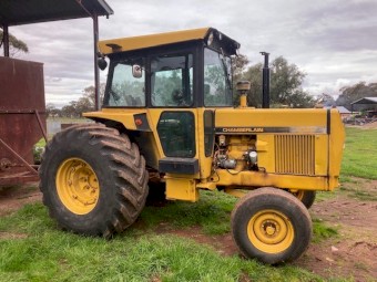 John Deere/Chamberlain 3880 Tractor