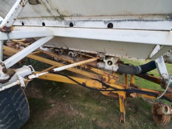 CONNOR SHEA EC STRADDLE SEEDER 32FT WITH PRICKLE CHAIN AND SMALL SEED BOX