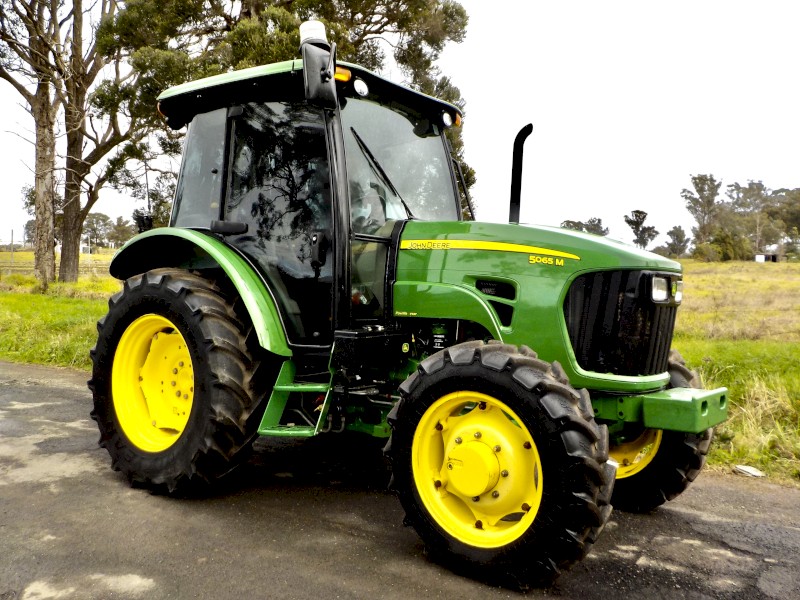 John Deere 5065M PowrReverser 4x4 Agricultural Farm Tractor