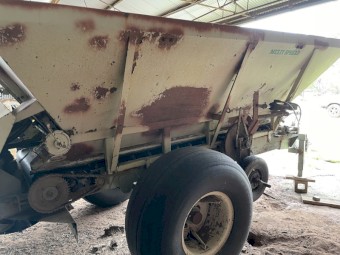 Marshall 810 Spreader