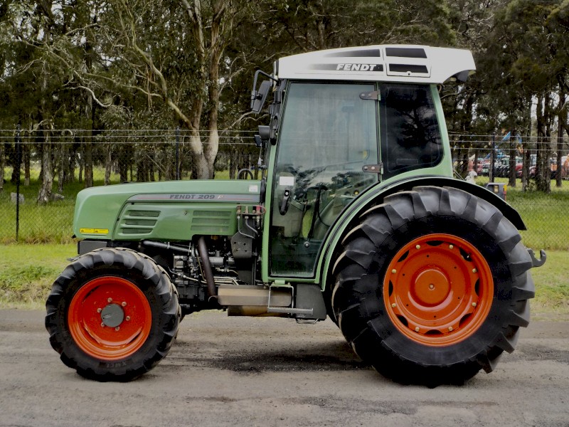 2012 Fendt 209P 4x4 95 hp Tractor