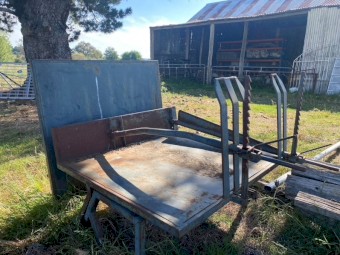 (A156)  Table Style Calf Cradle