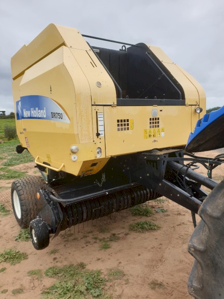2006 New Holland Round Baler BR750A
