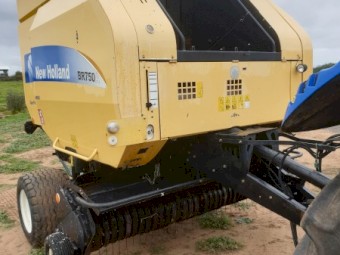 2006 New Holland Round Baler BR750A