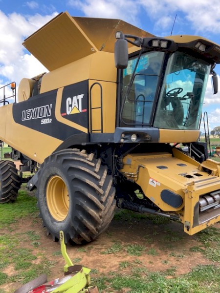 2005 CAT Lexion 580R Header with 36ft Honey Bee Front on 4 Axle Trailer