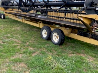 2005 CAT Lexion 580R Header with 36ft Honey Bee Front on 4 Axle Trailer