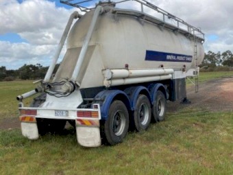 Holmwood Pneumatic Tanker