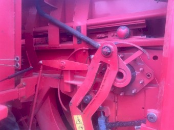 2006 Massey Ferguson 187 SBC Large Square Crop Cutter Baler