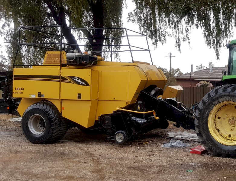 Cat Challenger Big Square Baler