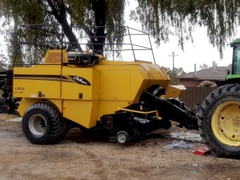 Cat Challenger Big Square Baler