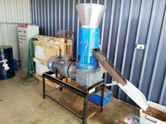 Feed and wood pellet mill machine 22kW 250-400kgh