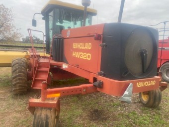 New Holland HW320 Windrower 18 foot Haybine 2300 Front