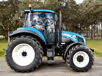 2015 New Holland T5.95 Electro-Command 4x4 Agricultural Farm Tractor