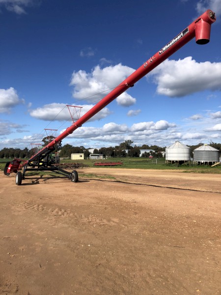 1071 Wheatheart Swing Away Auger