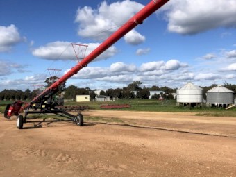 1071 Wheatheart Swing Away Auger