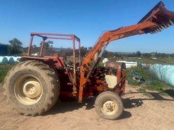 International 574 Tractor & Loader