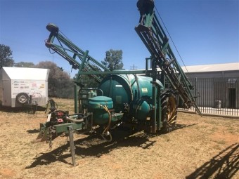Wanted     4000 litre 28m Hydraulic fold Sprayer in working Condition.