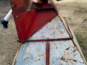 Crump Fertiliser/Seed Applicator