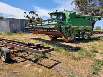 1994 John Deere 9600 Header with 30 ft Front