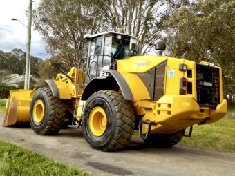 6/2015 Kawasaki 90Z-7 4x4 Articulated Wheel Loader. 25 Tonne. Ex-Council