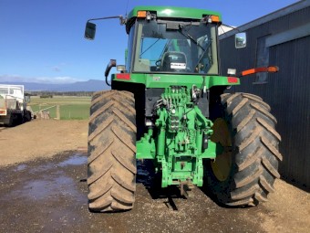 John Deere 7610 Tractor with John Deere 741 Self Levelling Loader