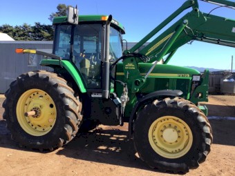 John Deere 7610 Tractor with John Deere 741 Self Levelling Loader