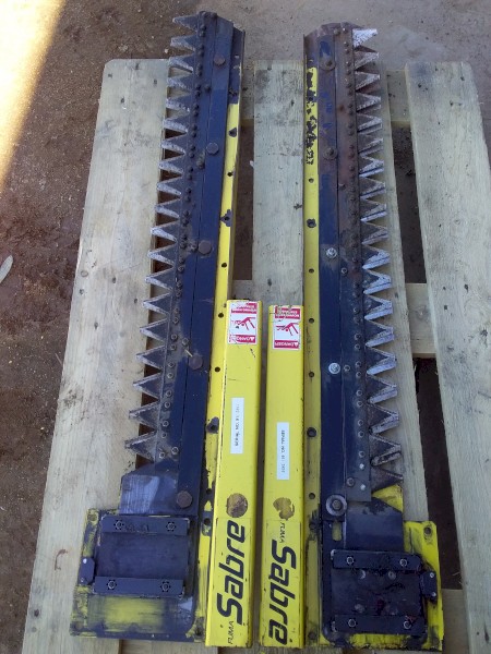 2 Sabre Vertical Knives