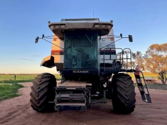 2002 AGCO Gleaner R72 & HB 42' Draper Front & Trailer