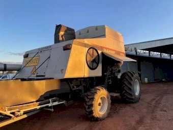 2002 AGCO Gleaner R72 & HB 42' Draper Front & Trailer