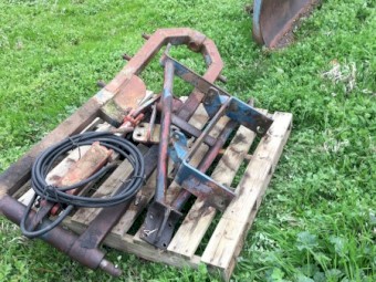 Ford 5000 under axle blade.