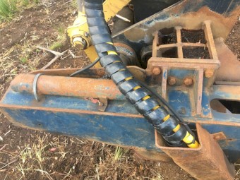 Caterpillar 320B wrecking