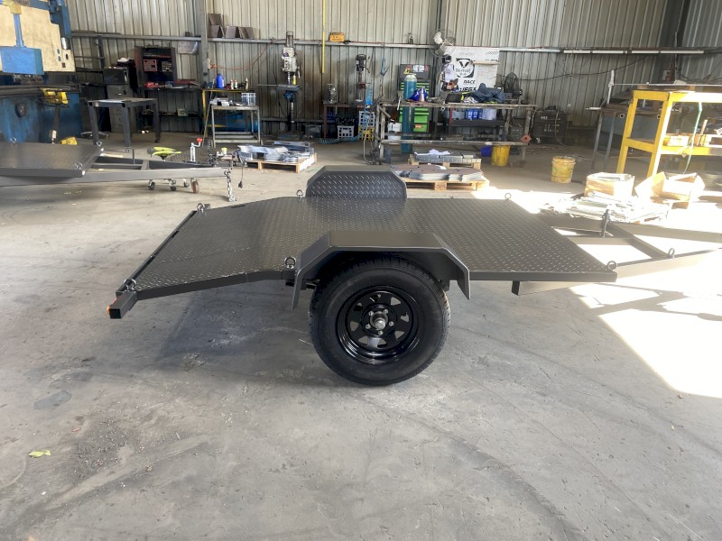 Beaver tail trailer suits ride on mower buggy or quad