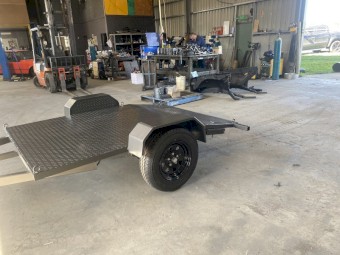 Beaver tail trailer suits ride on mower buggy or quad