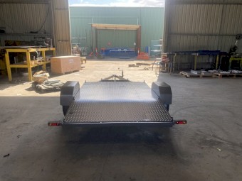 Beaver tail trailer suits ride on mower buggy or quad