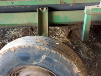 Green model Loxton Slasher